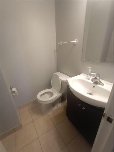 25 Chartwell Crescent W|Unit #1, Guelph, ON - Indoor Photo Showing Bathroom