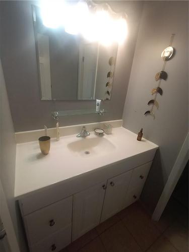 25 Chartwell Crescent W|Unit #1, Guelph, ON - Indoor Photo Showing Bathroom
