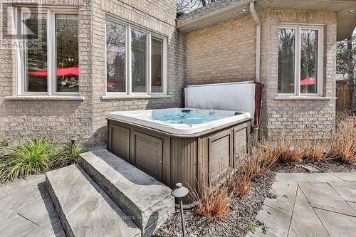 1502 Crescent Road, Mississauga, ON - Outdoor