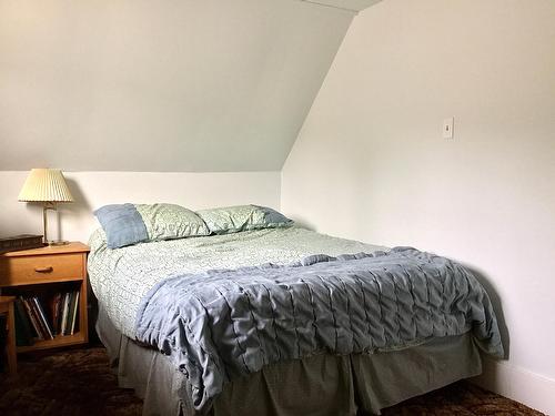 255 Higgins Street, Kimberley, BC - Indoor Photo Showing Bedroom