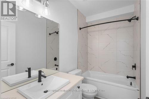 266 Hesselman Cres, London, ON - Indoor Photo Showing Bathroom