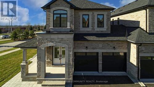 122 Lewis Honey Dr, Aurora, ON - Outdoor With Facade
