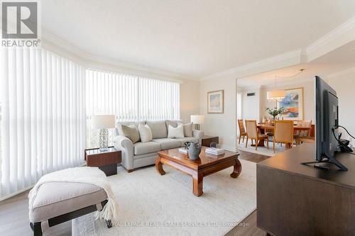#504 -1700 The Collegeway, Mississauga, ON - Indoor Photo Showing Living Room