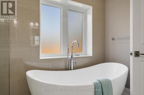 B Rathfon Road, Wainfleet, ON - Indoor Photo Showing Bathroom