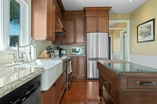 3098 Lakeshore Road, Dunnville, ON - Indoor Photo Showing Kitchen With Stainless Steel Kitchen With Upgraded Kitchen