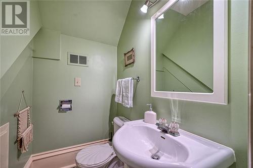 64 Maple Avenue, Smiths Falls, ON - Indoor Photo Showing Bathroom