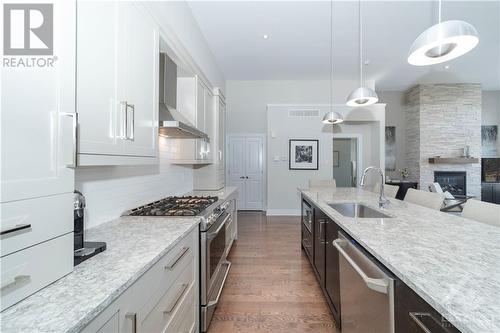 100 Equinelle Drive, Kemptville, ON - Indoor Photo Showing Kitchen With Upgraded Kitchen