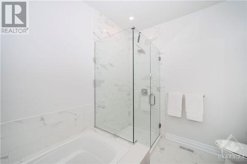100 Equinelle Drive, Kemptville, ON - Indoor Photo Showing Bathroom