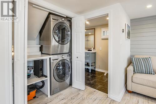 8 Cobblestone Rd, Tiny, ON - Indoor Photo Showing Laundry Room