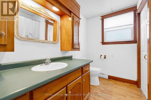 15 Victoria St, Madoc, ON - Indoor Photo Showing Bathroom