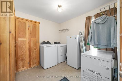 8567 Old Hastings Road, Tudor & Cashel, ON - Indoor Photo Showing Laundry Room