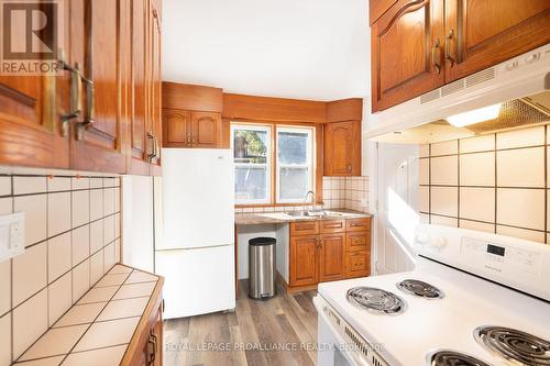 8 Dunbar St, Belleville, ON - Indoor Photo Showing Kitchen With Double Sink