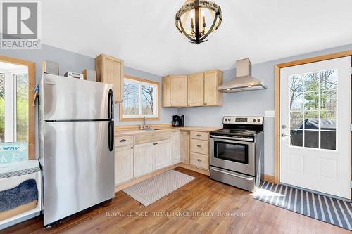 1080 Big Bay Dr W, Central Frontenac, ON - Indoor Photo Showing Kitchen