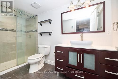 6414 Ker St, Niagara Falls, ON - Indoor Photo Showing Bathroom