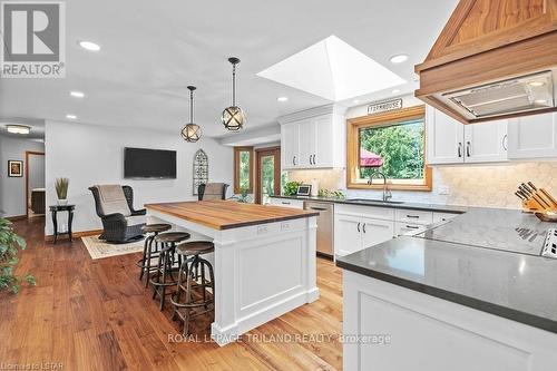 1514 Longwoods Rd, Southwest Middlesex, ON - Indoor Photo Showing Kitchen