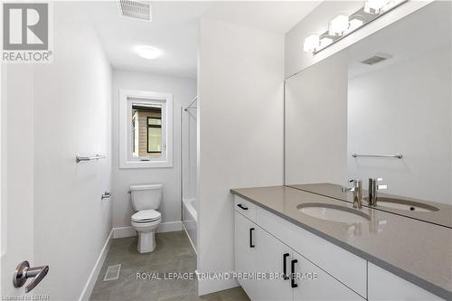 2222 Southport Crescent, London, ON - Indoor Photo Showing Bathroom