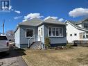 112 4Th Avenue E, Kindersley, SK  - Outdoor With Facade 