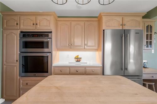 14 Fifty Road, Stoney Creek, ON - Indoor Photo Showing Kitchen