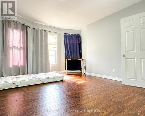 730 Dougall Ave, Windsor, ON - Indoor Photo Showing Bedroom