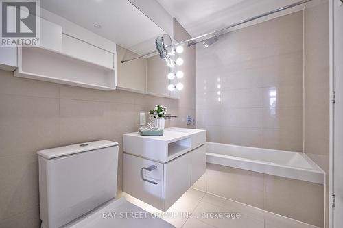 #1015 -45 Charles St E, Toronto, ON - Indoor Photo Showing Bathroom