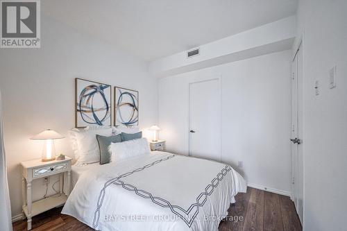 #1015 -45 Charles St E, Toronto, ON - Indoor Photo Showing Bedroom