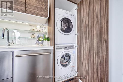 #1015 -45 Charles St E, Toronto, ON - Indoor Photo Showing Laundry Room