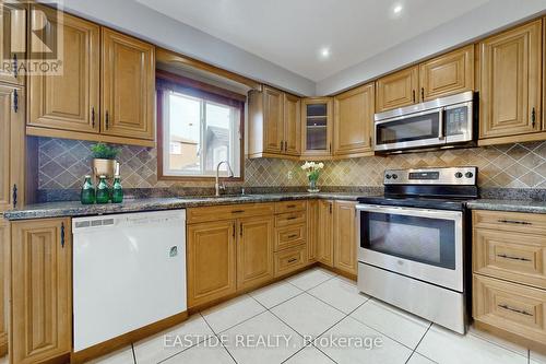3517 Copernicus Drive, Mississauga, ON - Indoor Photo Showing Kitchen