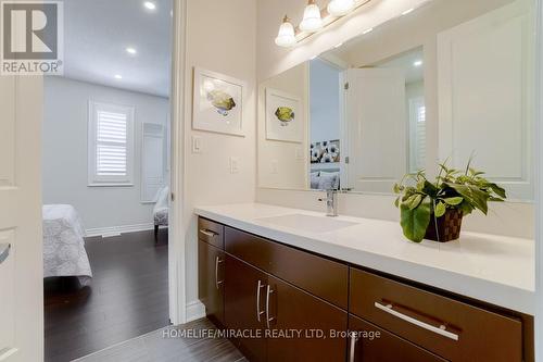 498 Wettlaufer Terr, Milton, ON - Indoor Photo Showing Bathroom