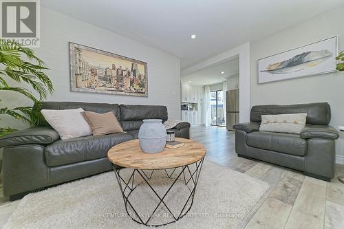 408 Vanier Drive, Milton, ON - Indoor Photo Showing Living Room