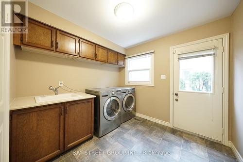 3380 Cider Mill Pl, Mississauga, ON - Indoor Photo Showing Laundry Room