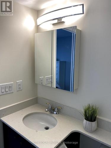 #802 -3 Michael Power Pl, Toronto, ON - Indoor Photo Showing Bathroom