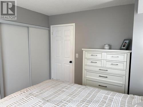 #802 -3 Michael Power Pl, Toronto, ON - Indoor Photo Showing Bedroom