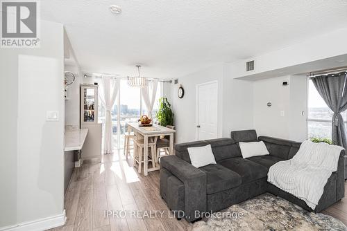 1104 - 285 Enfield Place, Mississauga, ON - Indoor Photo Showing Living Room