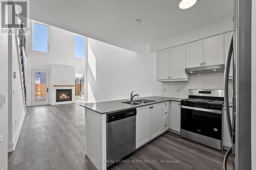 #2 -19 West St N, Kawartha Lakes, ON - Indoor Photo Showing Kitchen With Stainless Steel Kitchen With Double Sink