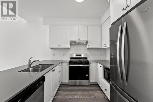 #2 -19 West St N, Kawartha Lakes, ON - Indoor Photo Showing Kitchen With Stainless Steel Kitchen With Double Sink