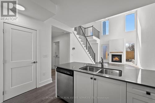 #2 -19 West St N, Kawartha Lakes, ON - Indoor Photo Showing Kitchen With Double Sink