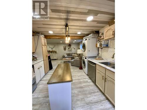 3791 Shane Crescent, Prince George, BC - Indoor Photo Showing Kitchen