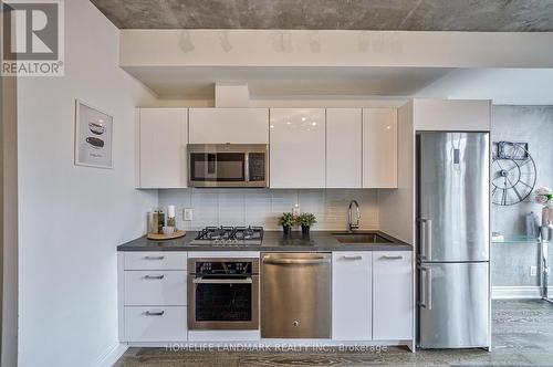509 - 608 Richmond Street W, Toronto, ON - Indoor Photo Showing Kitchen With Stainless Steel Kitchen With Upgraded Kitchen