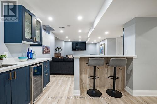 407 Mantle Ave, Whitchurch-Stouffville, ON - Indoor Photo Showing Kitchen