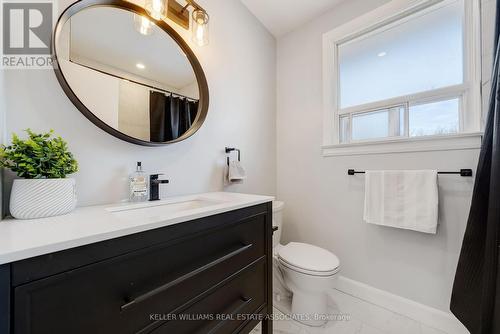 1247 Bray Crt, Mississauga, ON - Indoor Photo Showing Bathroom