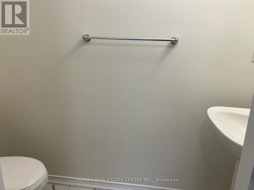 93 Holder Drive, Brantford, ON - Indoor Photo Showing Bathroom