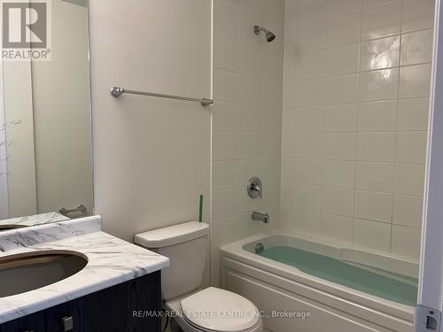 93 Holder Drive, Brantford, ON - Indoor Photo Showing Bathroom