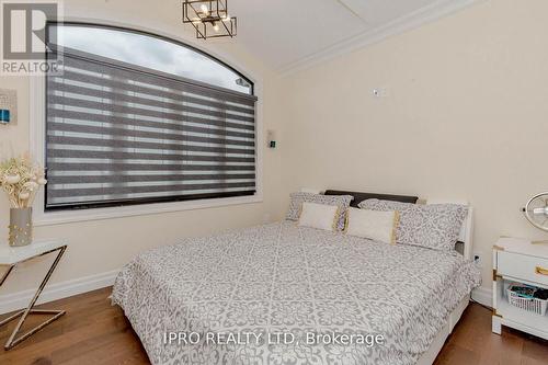 16 Hazelwood Pass,, Thames Centre, ON - Indoor Photo Showing Bedroom