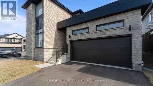 108 Sass Cres, Brant, ON - Outdoor