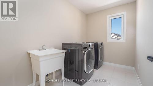 108 Sass Cres, Brant, ON - Indoor Photo Showing Laundry Room