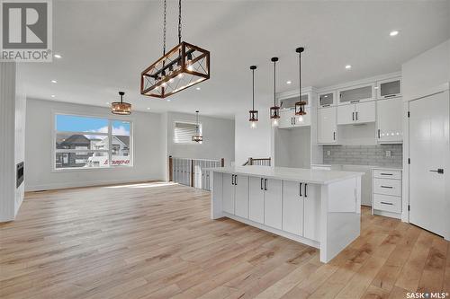 810 Weir Crescent, Warman, SK - Indoor Photo Showing Kitchen With Upgraded Kitchen