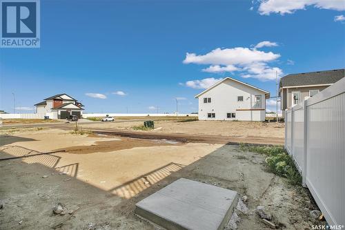 810 Weir Crescent, Warman, SK - Outdoor