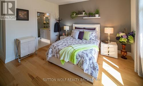 47 Ashby Cres, Strathroy-Caradoc, ON - Indoor Photo Showing Bedroom