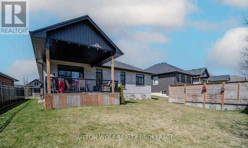 47 Ashby Cres, Strathroy-Caradoc, ON - Outdoor With Deck Patio Veranda