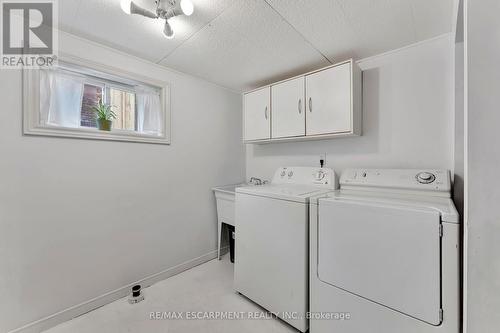 92 East 43Rd St, Hamilton, ON - Indoor Photo Showing Laundry Room